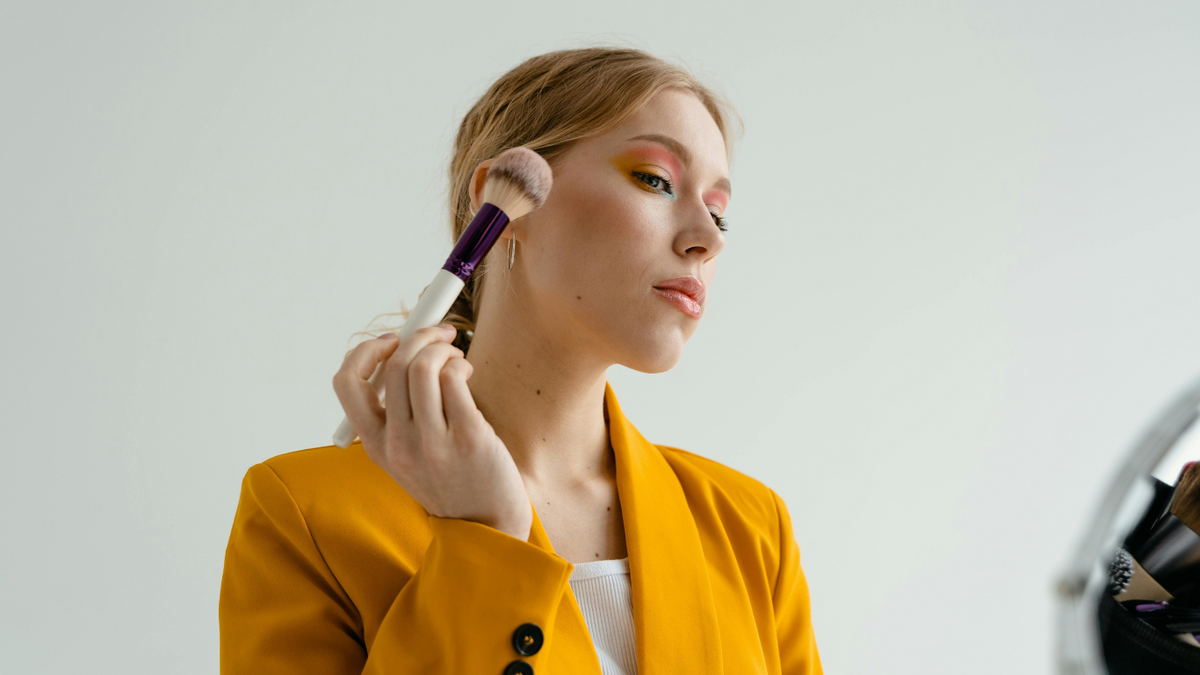 Light Spring Make-up: Die besten Farben für Lippen, Wangen und Augen ...